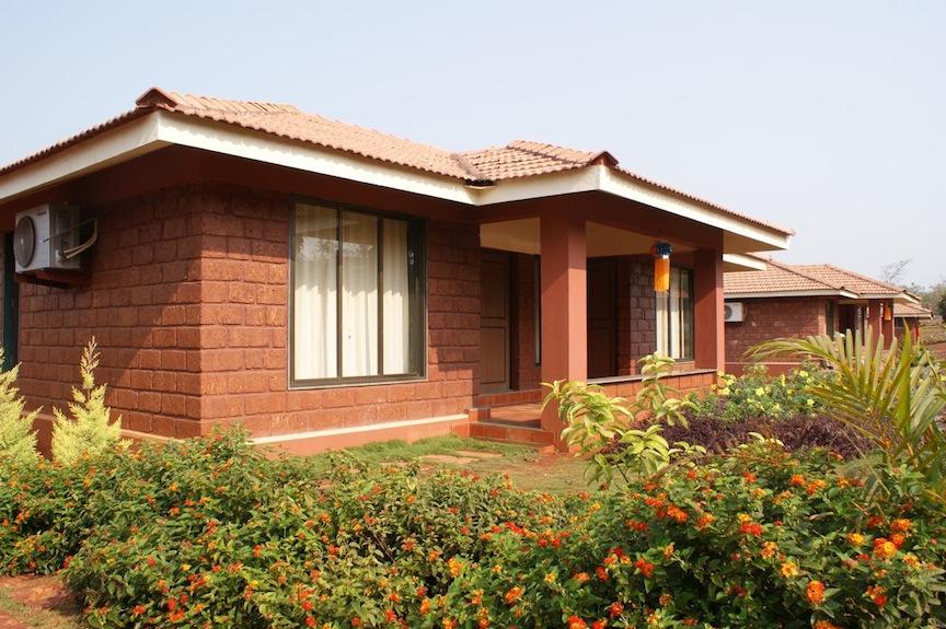 Mango Village Resort Guhāgar Buitenkant foto