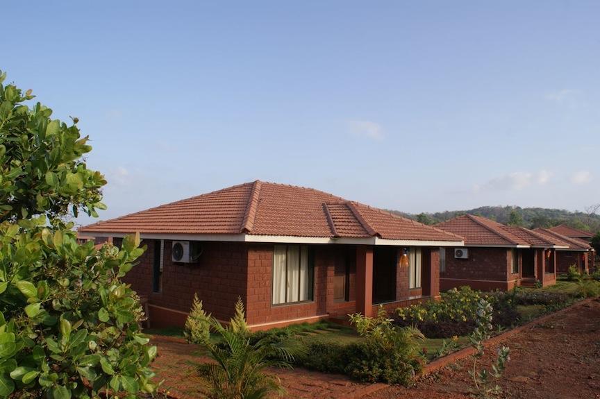 Mango Village Resort Guhāgar Buitenkant foto