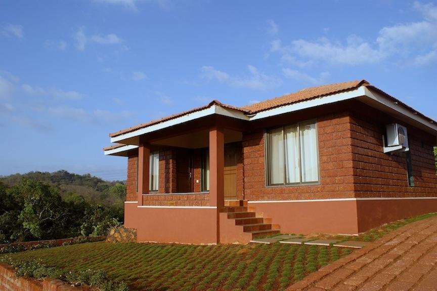 Mango Village Resort Guhāgar Buitenkant foto
