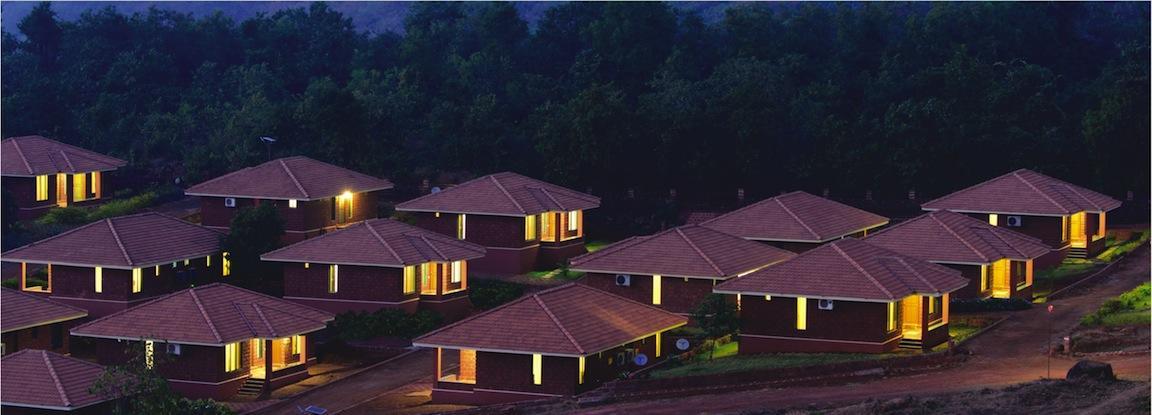 Mango Village Resort Guhāgar Buitenkant foto